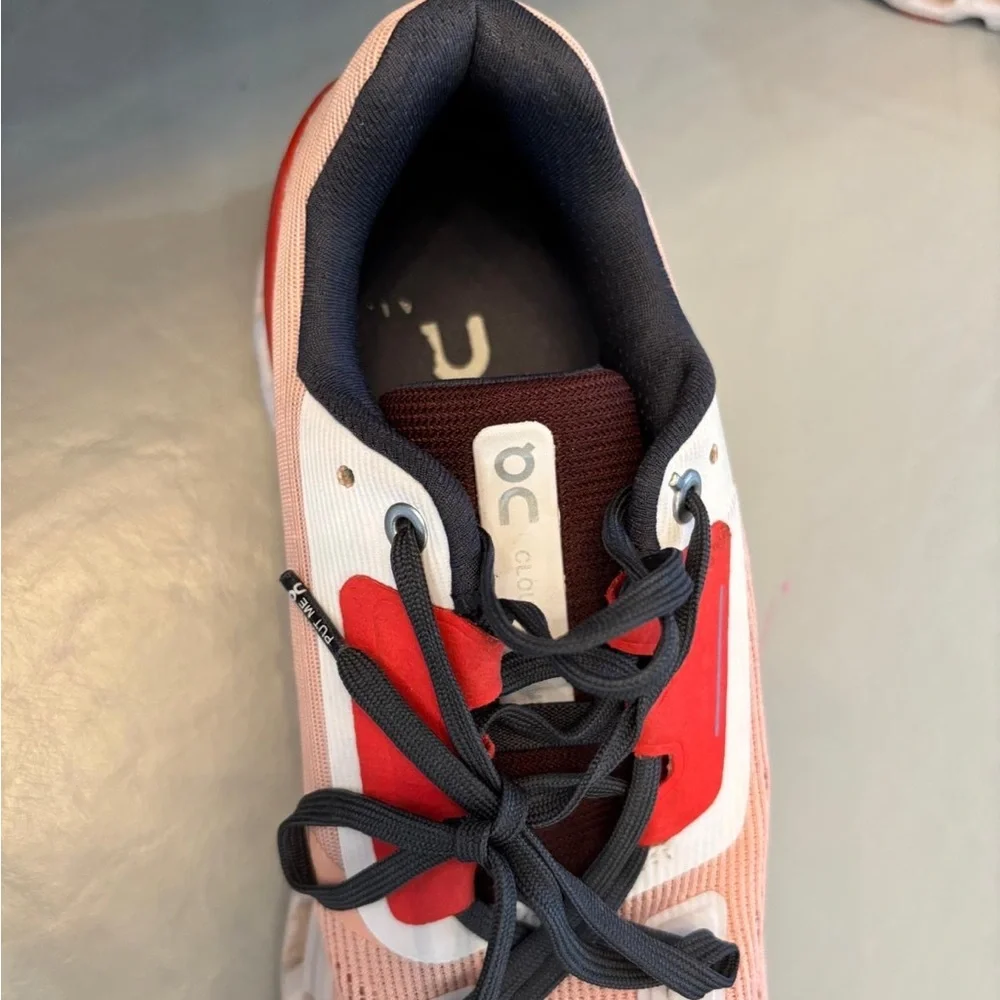 On Running Sneakers in Pink and Red - Picture 2 of 5